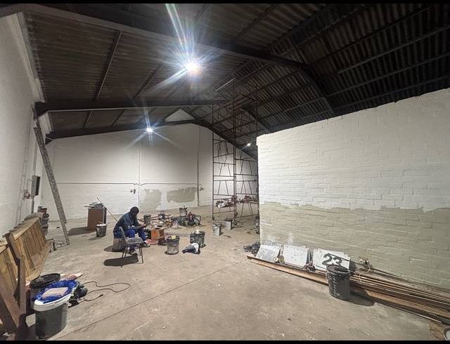 250M² WAREHOUSE TO LET IN STIKLAND INDUSTRIAL